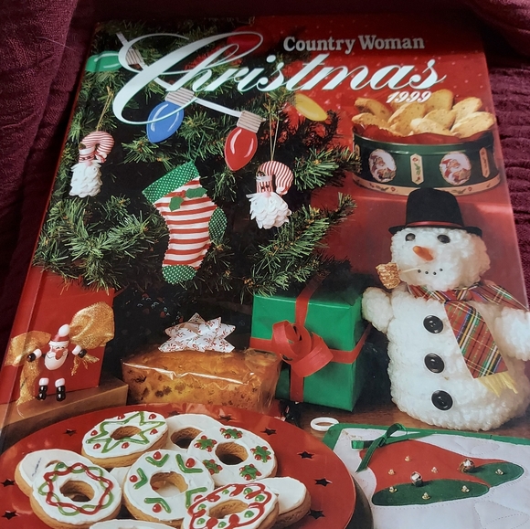 Country Woman Christmas '1999' Craft & Recipes Book - Picture 1 of 12